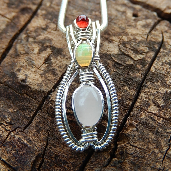 Wire Wrap Silver Pendant -Opal, Rose Quarz, Garnet - Picture 2 of 4